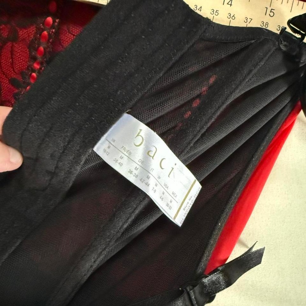Y2K red and black lace corset top Baci size medium - Picture 5 of 5